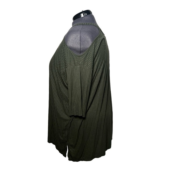 Torrid Army Green Short sleeve Ribbed Cold Shoulder Shirt (Size 3) - Picture 2 of 6